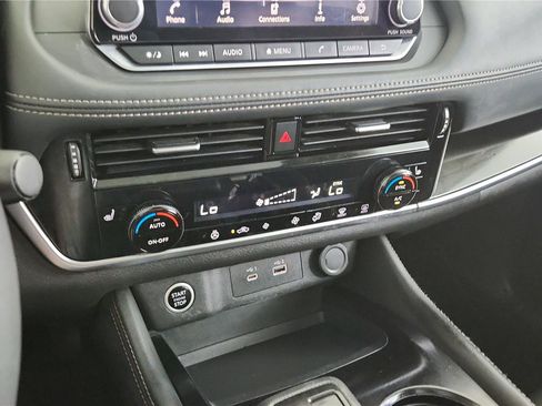 Certified 2023 Nissan Rogue SL image 33