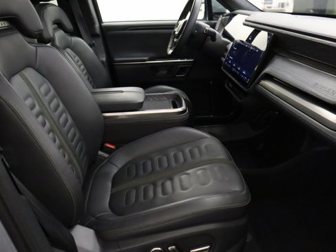 Used 2023 Rivian R1S Adventure image 28