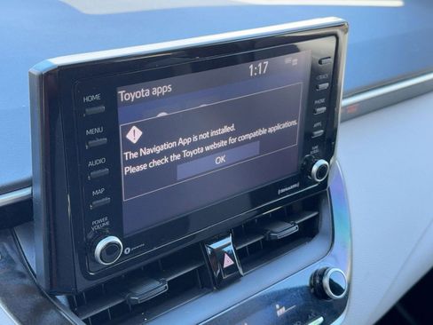 Used 2022 Toyota Corolla LE image 23