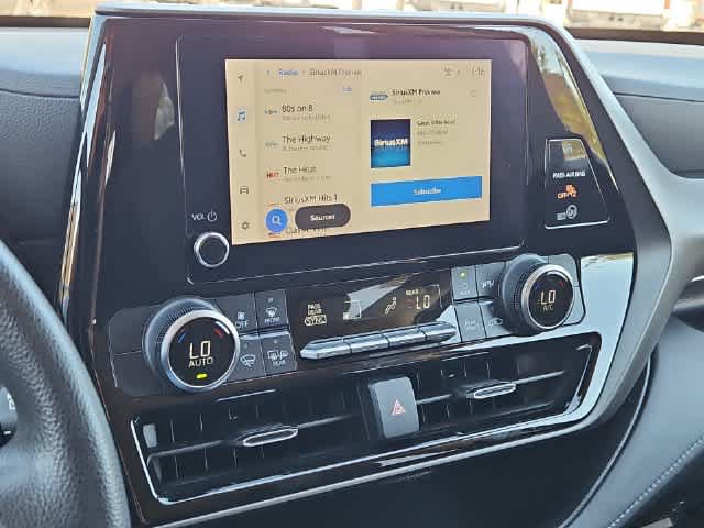 Used 2023 Toyota Highlander L FWD image 21