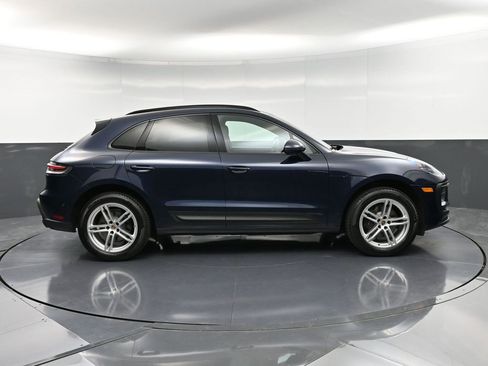 Certified 2023 Porsche Macan Turbo image 9