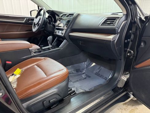 Used 2017 Subaru Outback 3.6R Touring image 27
