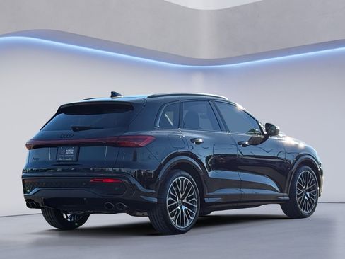 Certified 2025 Audi SQ5 Premium Plus image 5