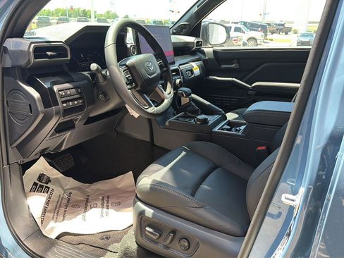 New 2026 Toyota 4Runner Limited AWD/4WD image 12
