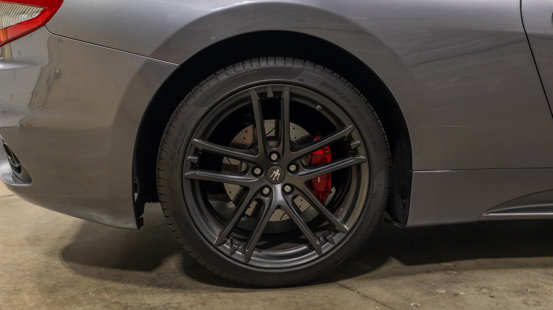 Used 2018 Maserati GranTurismo Sport RWD image 32