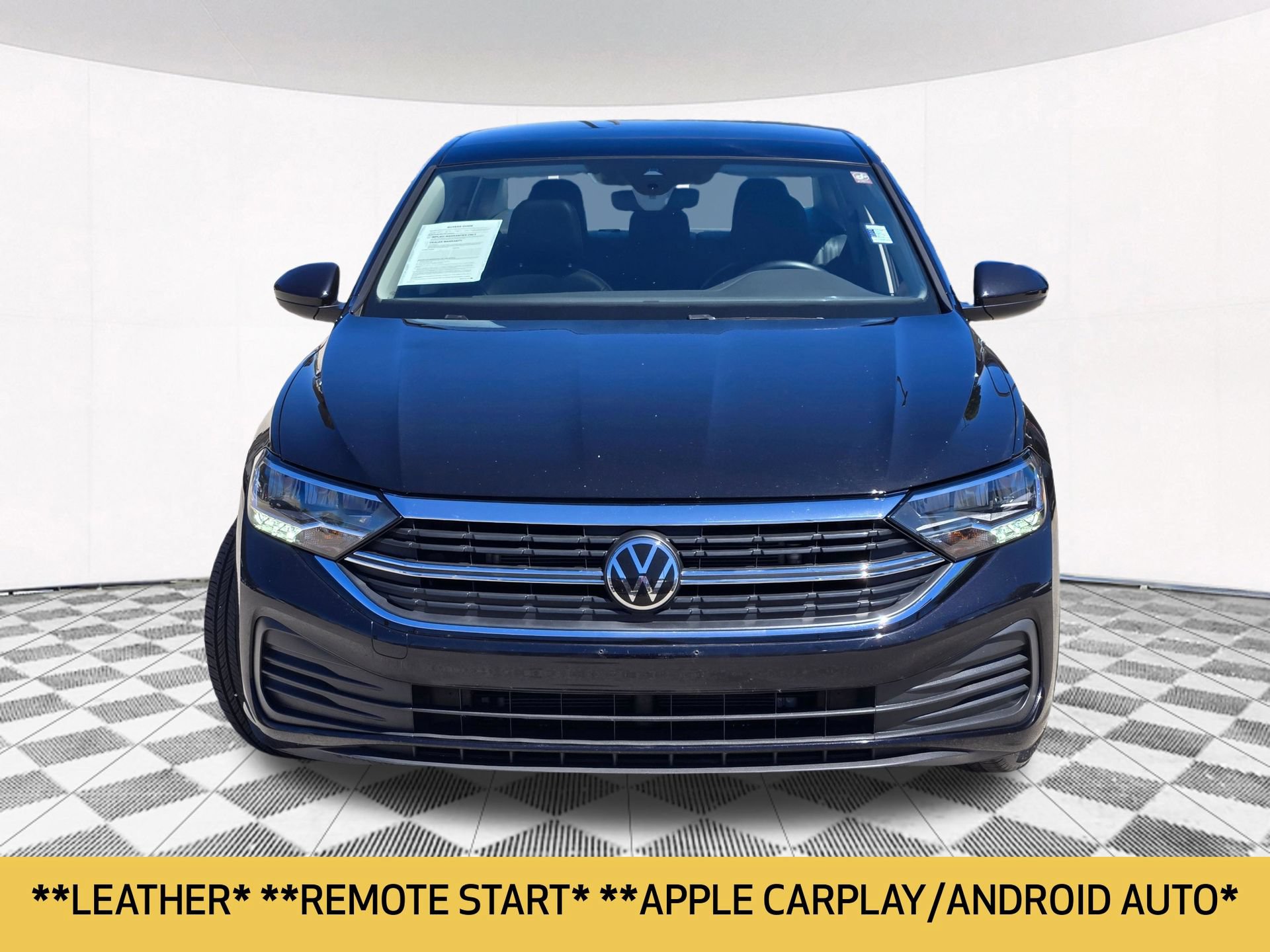Used 2024 Volkswagen Jetta SE FWD image 2