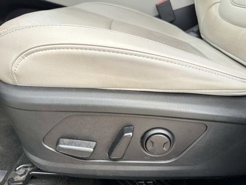 Used 2023 Hyundai Tucson Limited FWD image 19