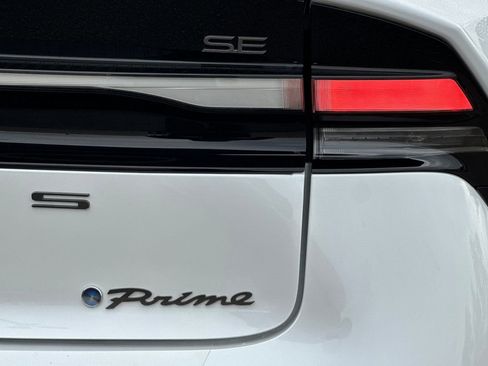 Used 2024 Toyota Prius Prime SE image 27