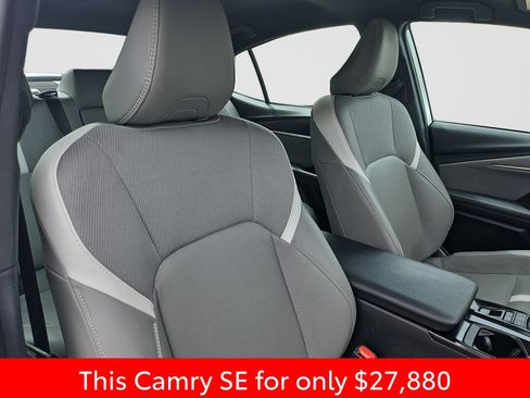 Used 2025 Toyota Camry SE FWD image 18