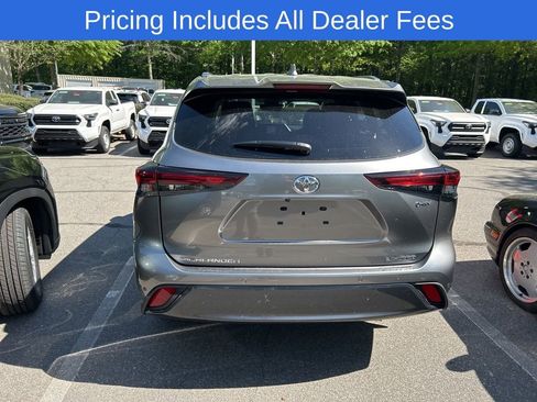 New 2026 Toyota Highlander Limited AWD/4WD image 17