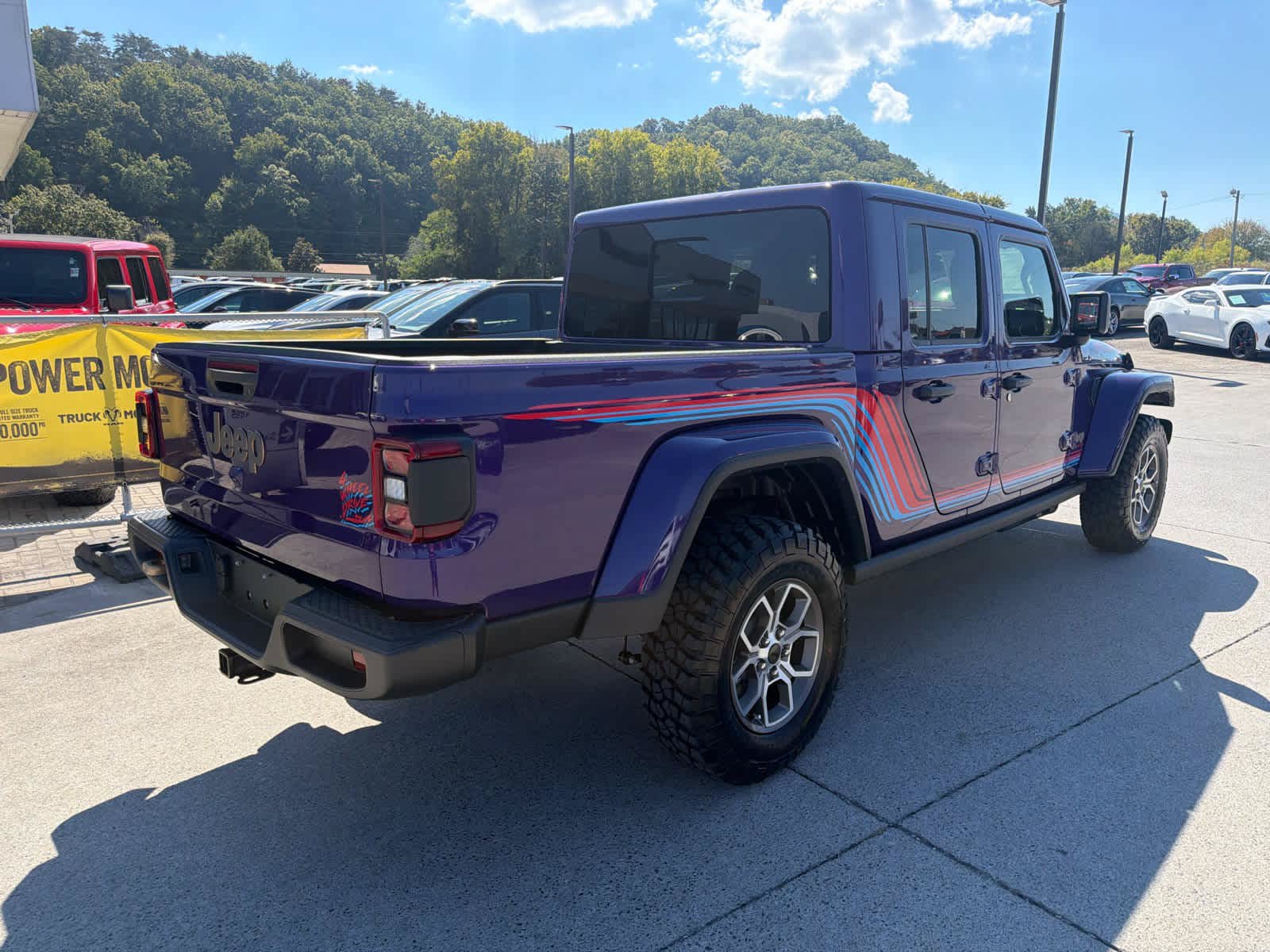 New 2026 Jeep Gladiator Sport AWD/4WD image 7