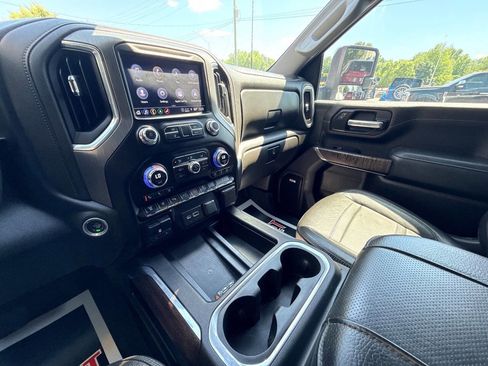 Used 2023 GMC Sierra 3500 Denali AWD/4WD image 34