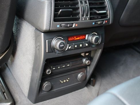 Used 2011 BMW X5 M image 22