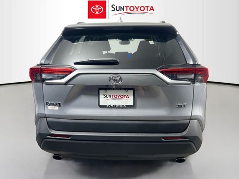 Used 2025 Toyota RAV4 XLE w/ Convenience Package FWD image 5