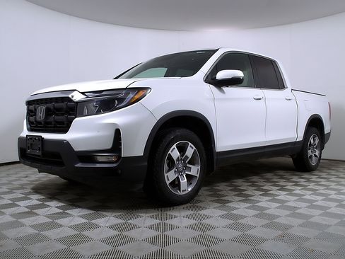 Used 2025 Honda Ridgeline RTL image 2