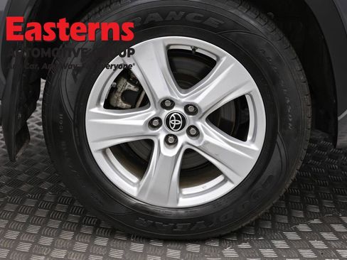 Used 2022 Toyota Highlander LE image 31