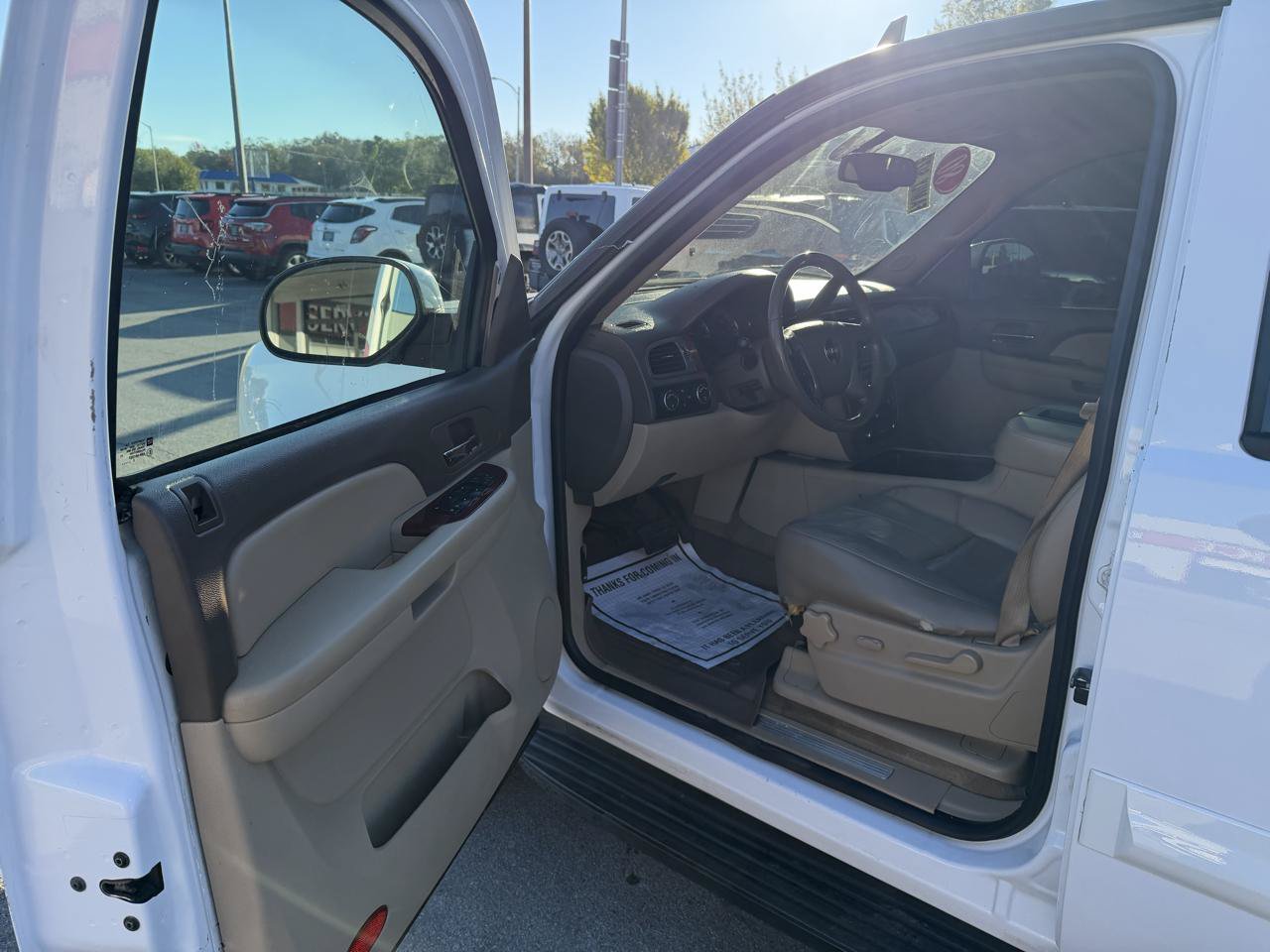 Used 2008 GMC Yukon SLT w/ SLT Preferred Equipment Group AWD/4WD image 15