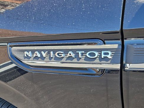 Used 2022 Lincoln Navigator Reserve AWD/4WD image 14