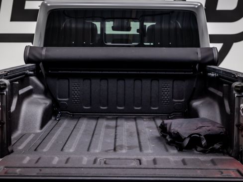 Used 2020 Jeep Gladiator Rubicon AWD/4WD image 39
