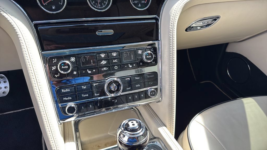 Used 2013 Bentley Mulsanne RWD image 48