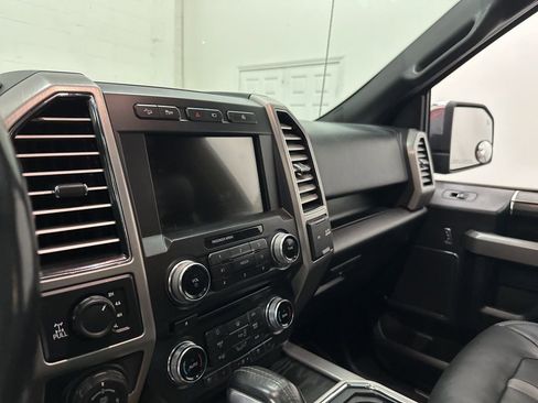 Used 2018 Ford F150 Platinum w/ Equipment Group 701A Luxury image 32
