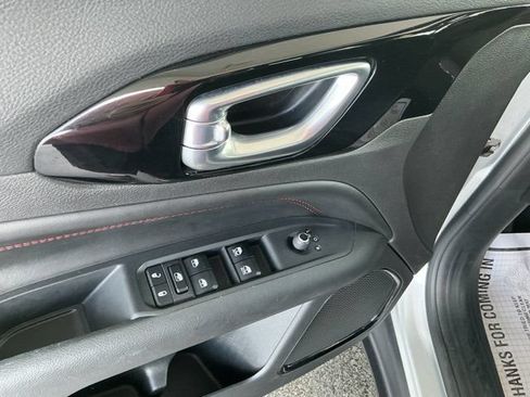 Used 2024 Jeep Compass Trailhawk AWD/4WD image 19