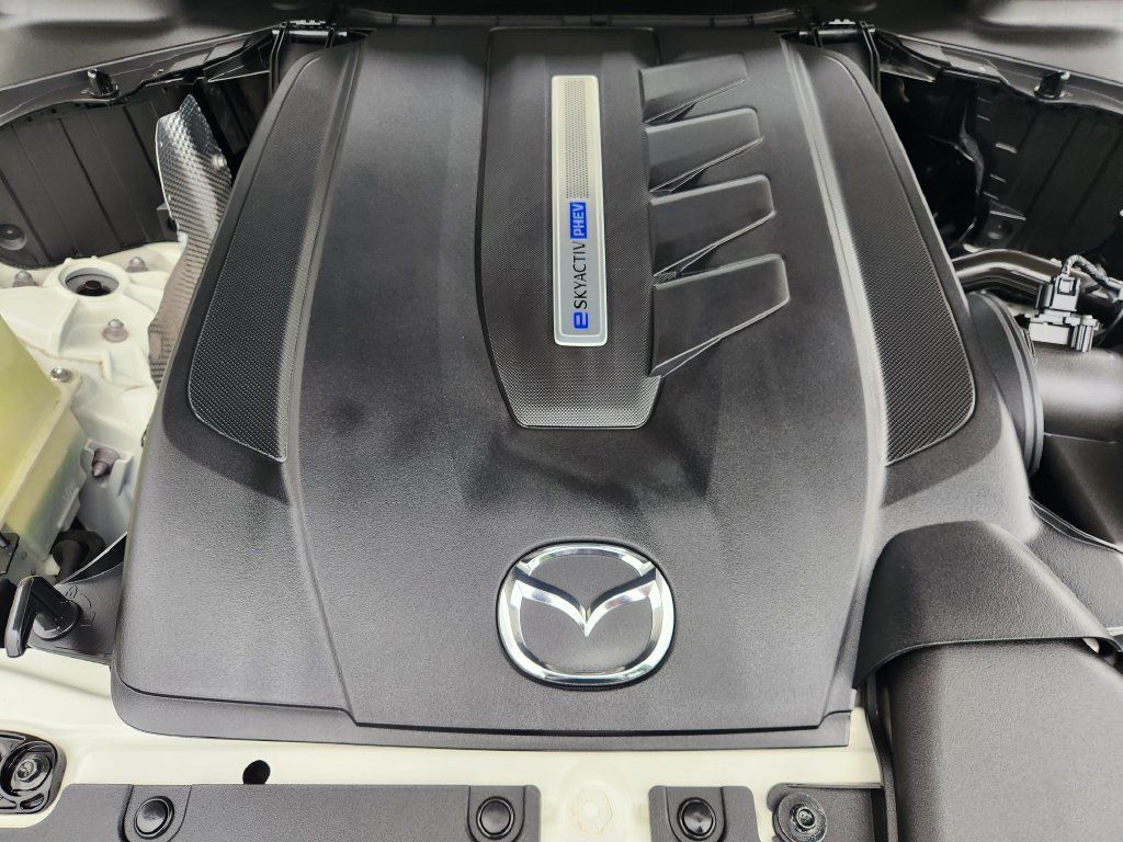 Used 2025 MAZDA CX-90 Plug-In Hybrid w/ Preferred AWD/4WD image 33