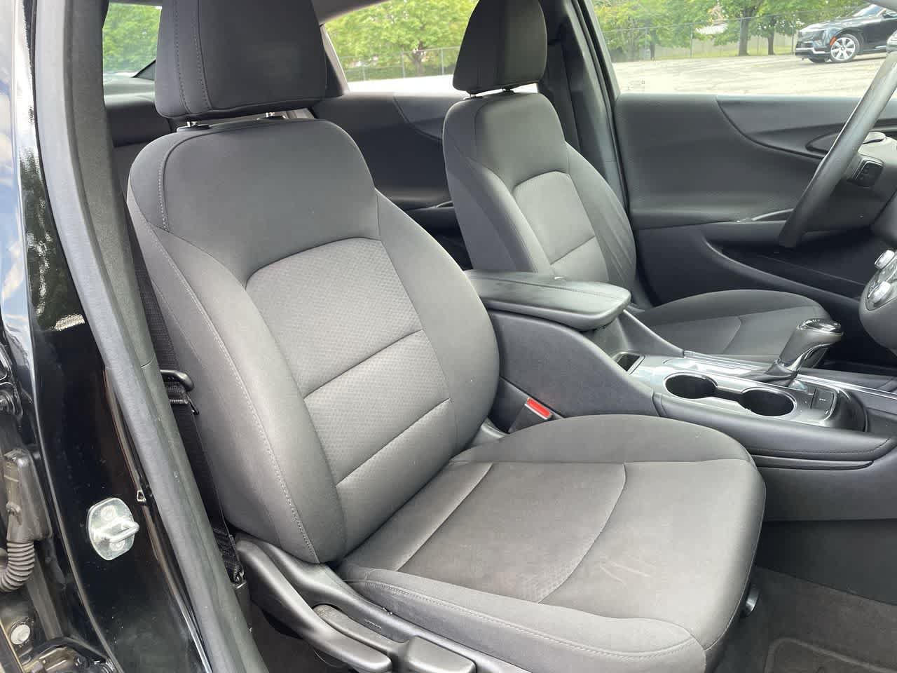 Used 2018 Chevrolet Malibu LT FWD image 14