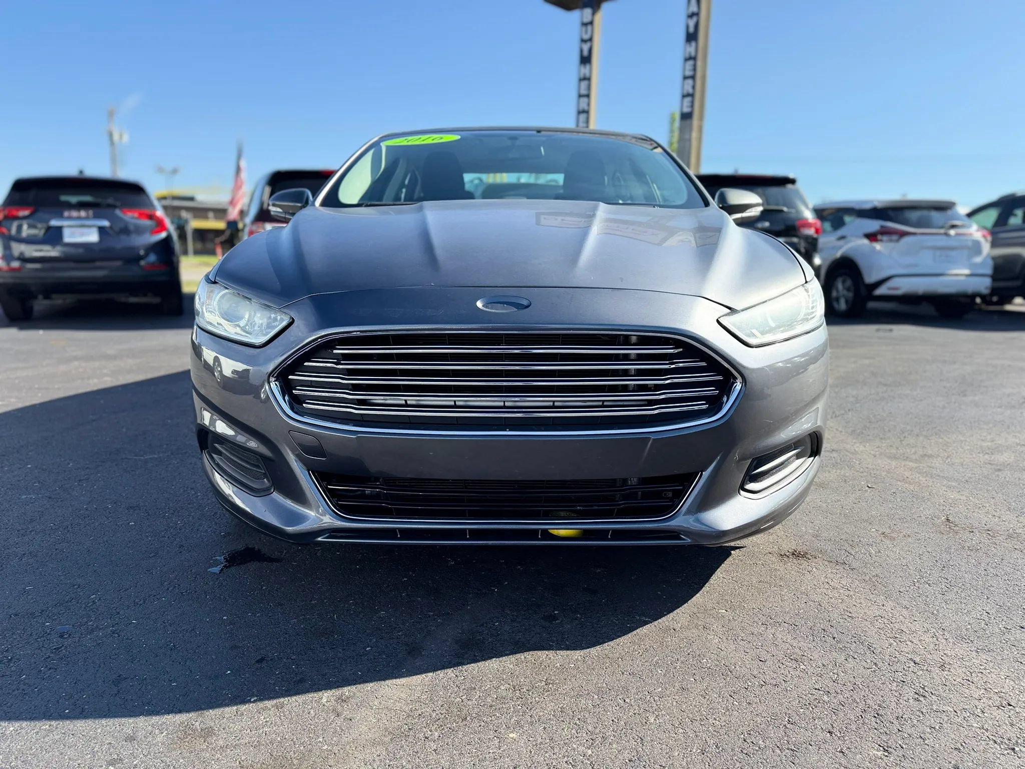 Used 2016 Ford Fusion SE FWD image 11