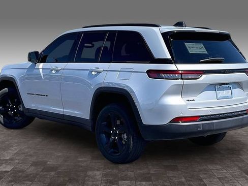 Used 2023 Jeep Grand Cherokee Altitude AWD/4WD image 12