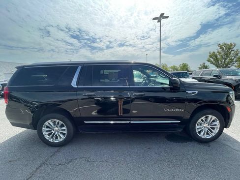 Used 2024 GMC Yukon XL SLT RWD image 8