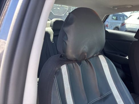 Used 2023 Hyundai Elantra Limited image 18