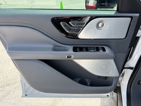 Used 2020 Lincoln Aviator Grand Touring w/ Equipment Group 302A AWD/4WD image 23