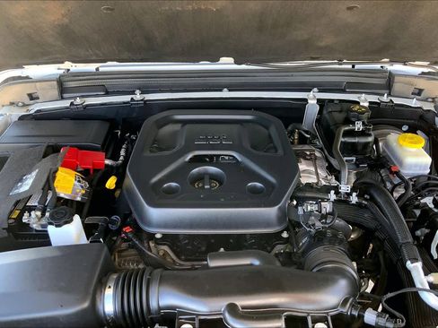 Used 2023 Jeep Wrangler Sahara image 31