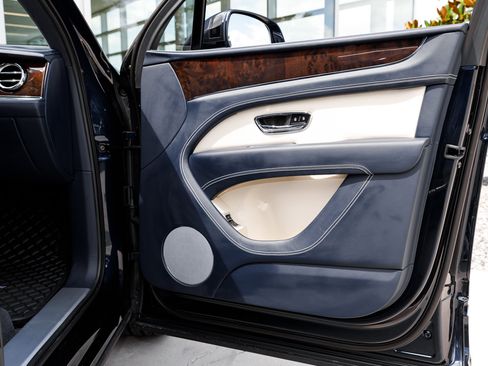 Certified 2024 Bentley Bentayga image 35