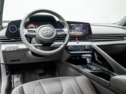 Used 2024 Hyundai Elantra SEL w/ Convenience Package image 5