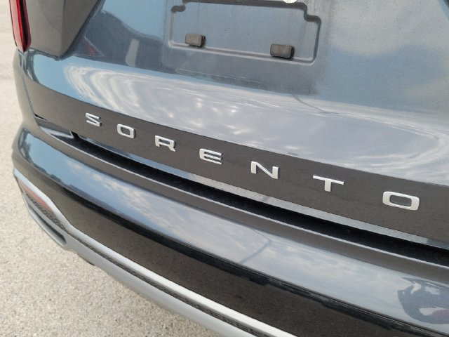 Certified 2022 Kia Sorento S w/ Panoramic Sunroof Package FWD image 6