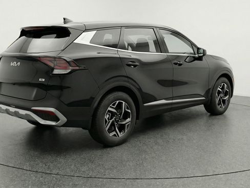 Used 2025 Kia Sportage LX image 9