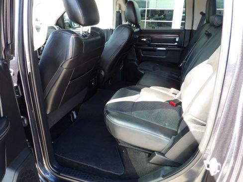 Used 2015 RAM 1500 Laramie w/ Convenience Group AWD/4WD image 16
