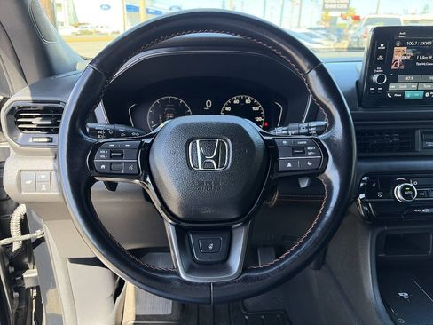 Used 2025 Honda Pilot TrailSport image 35