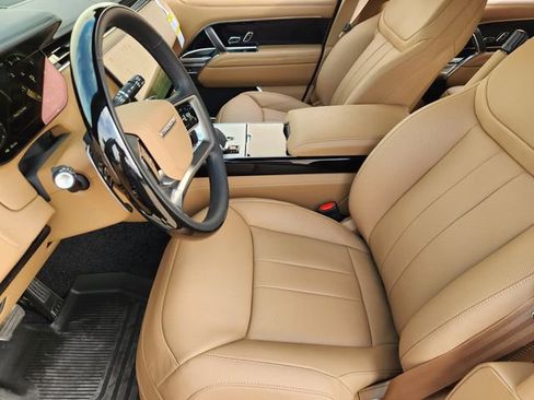 New 2026 Land Rover Range Rover Long Wheelbase SE image 8