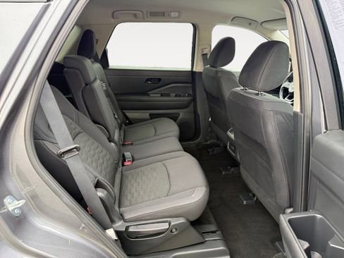 Used 2025 Nissan Pathfinder SV FWD image 19