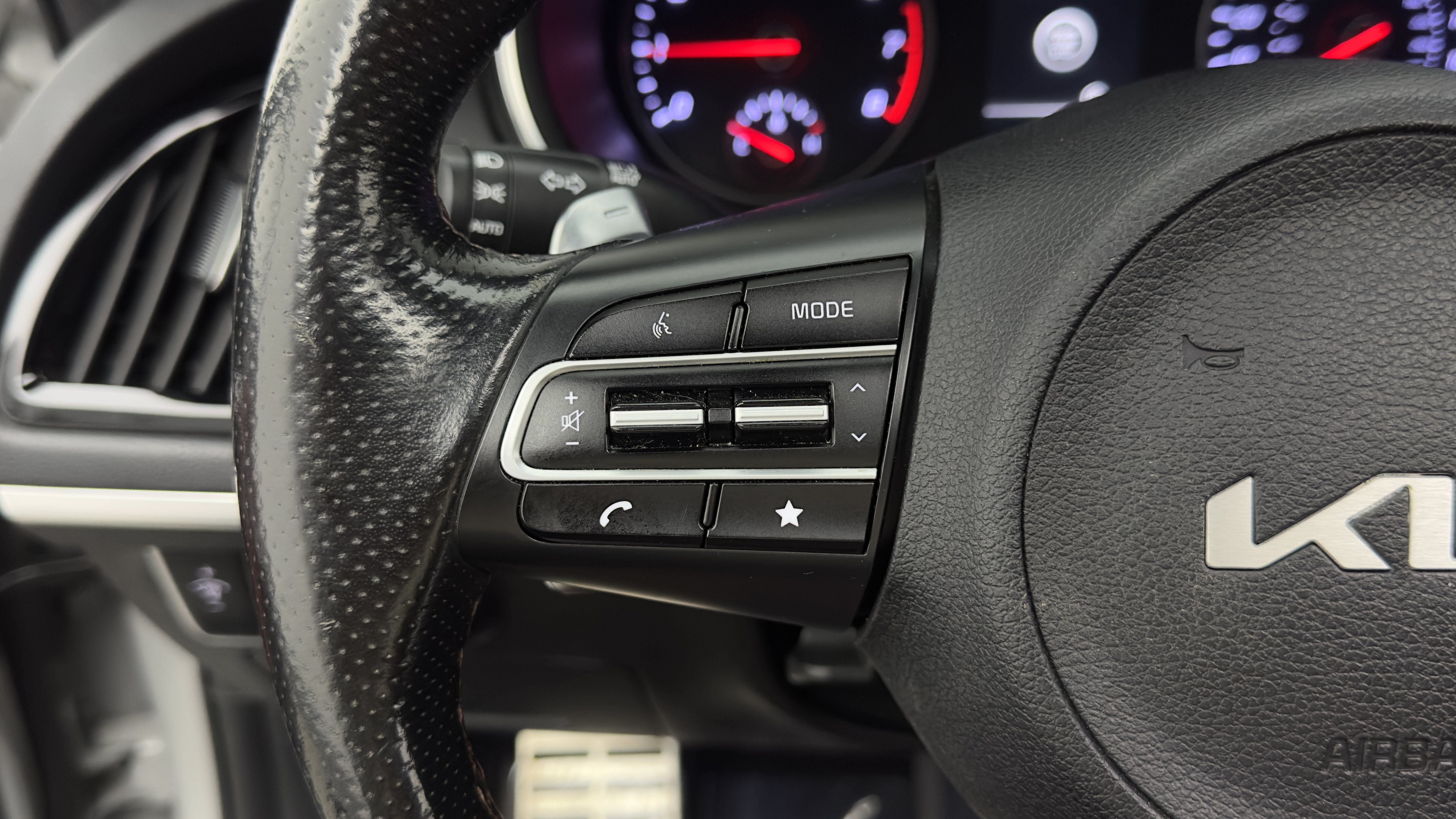 Used 2023 Kia Stinger GT-Line w/ Sun & Sound Package RWD image 21