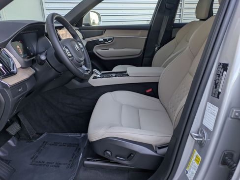 Used 2025 Volvo XC90 B6 Plus AWD/4WD image 25