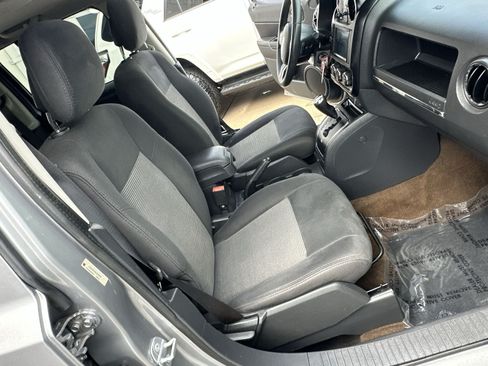 Used 2014 Jeep Patriot Latitude w/ Sun/Sound Group AWD/4WD image 33