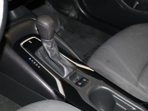 Used 2022 Toyota Corolla LE image 33