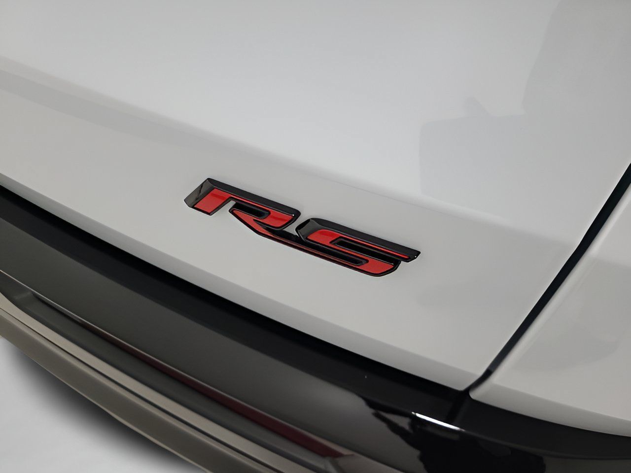 Used 2026 Chevrolet Traverse RS w/ LPO, Floor Liner Package AWD/4WD image 8