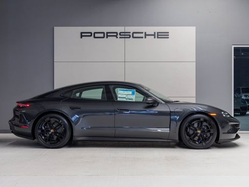 Used 2025 Porsche Taycan 4 image 8