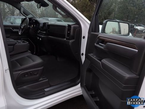 Used 2025 GMC Sierra 1500 SLT image 7