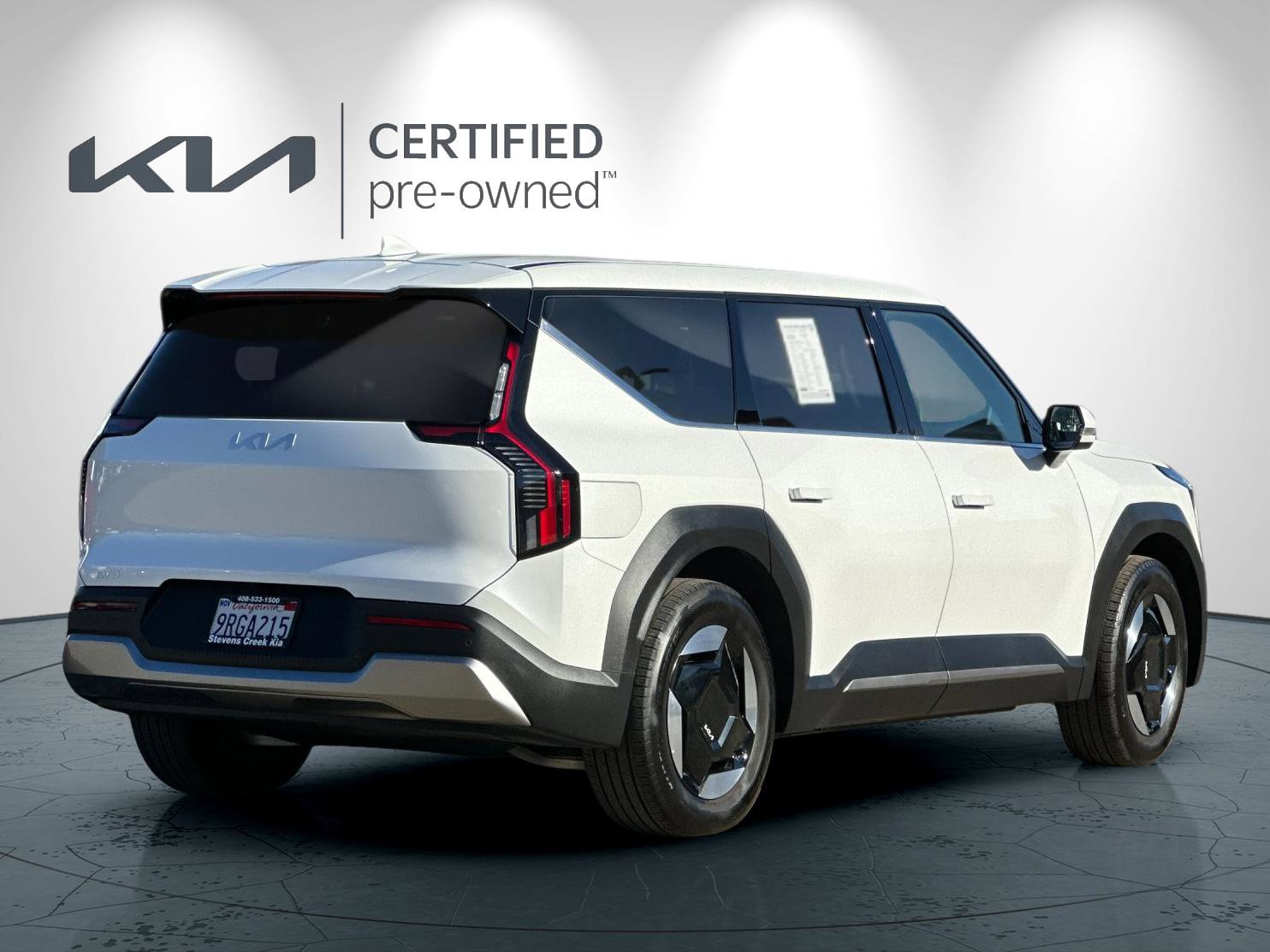 Certified 2024 Kia EV9 Light Long Range RWD image 4